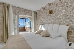 Premium beachfront Apartments Villa Zlatko